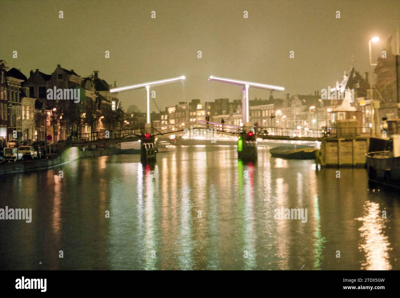 Lighting Gravesteen Bridge, H'lem, Haarlem, The Netherlands, 17-12-1998, Whizgle News from the Past, Tailored for the Future. Explore historical narratives, Dutch The Netherlands agency image with a modern perspective, bridging the gap between yesterday's events and tomorrow's insights. A timeless journey shaping the stories that shape our future. Stock Photo