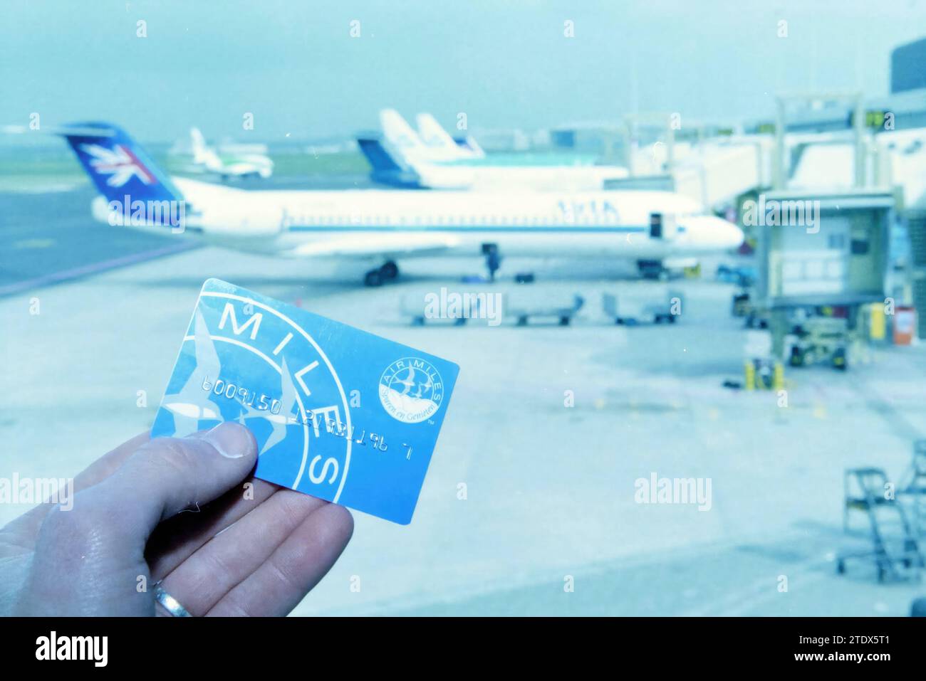 AirMiles card, Schiphol, Schiphol, 08-04-1998, Whizgle News from the Past, Tailored for the Future. Explore historical narratives, Dutch The Netherlands agency image with a modern perspective, bridging the gap between yesterday's events and tomorrow's insights. A timeless journey shaping the stories that shape our future. Stock Photo