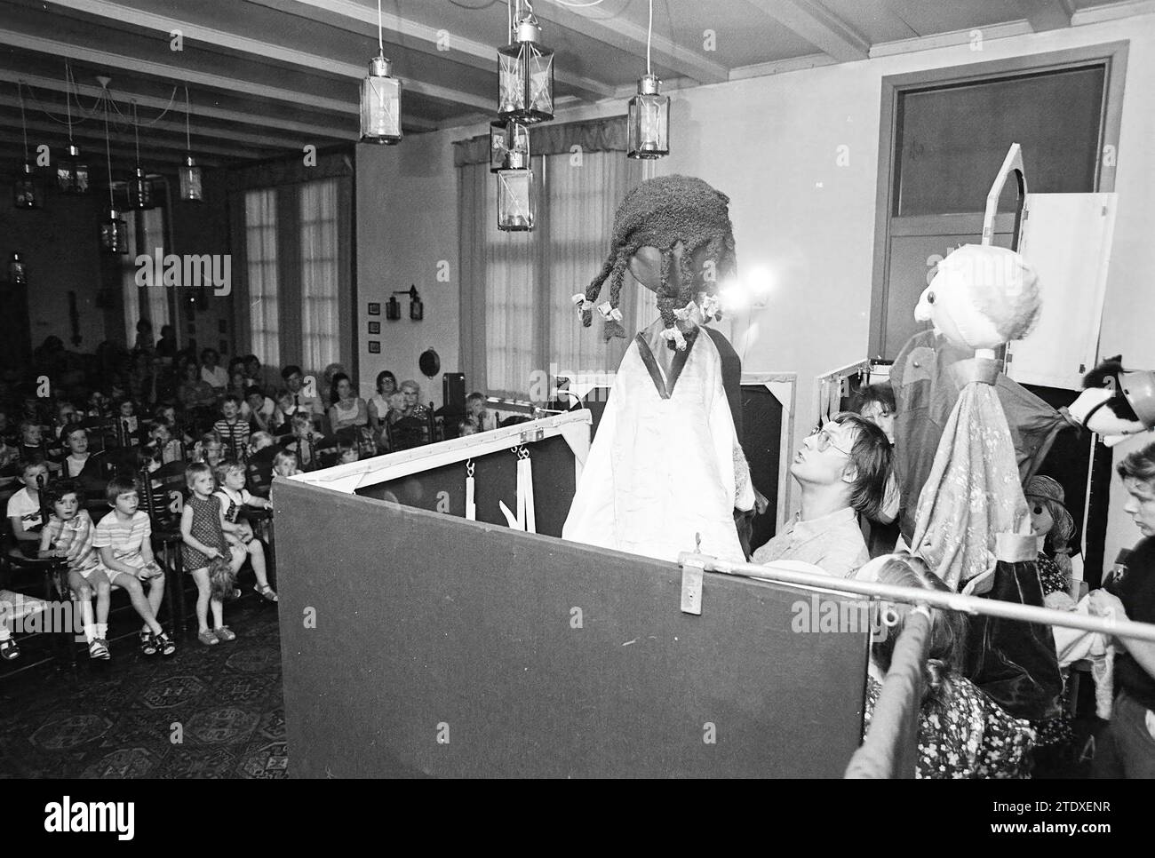 Children's puppet theater IJmuiden, Puppets, puppet shows, puppet shows