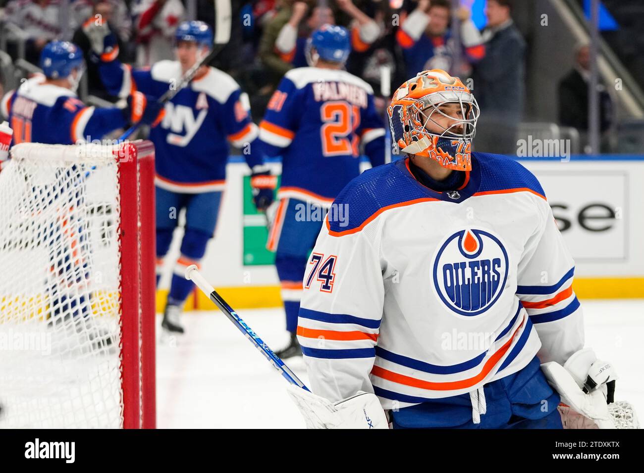 Edmonton Oilers goaltender Stuart Skinner (74) reacts as the New York ...
