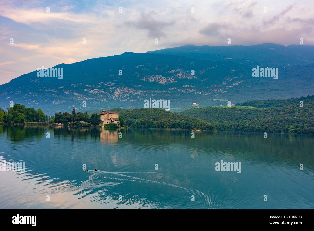 Madruzzo: lake Lago di Toblino, Castel Toblino Castle in Trentino, Trentino-South Tyrol, Italy Stock Photo