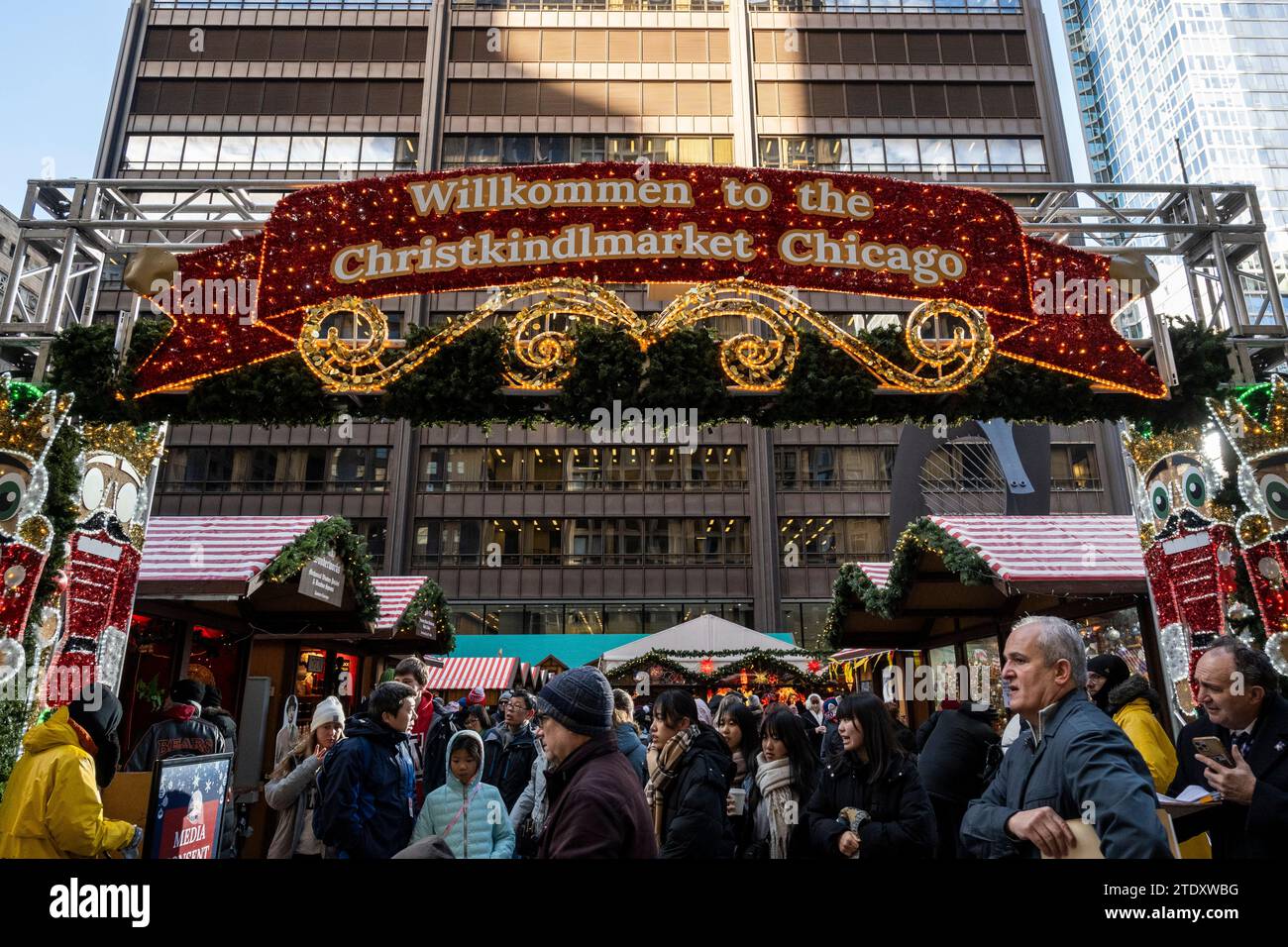 Chicago, USA. 19 December 2023. Tourists and locals visit the popular