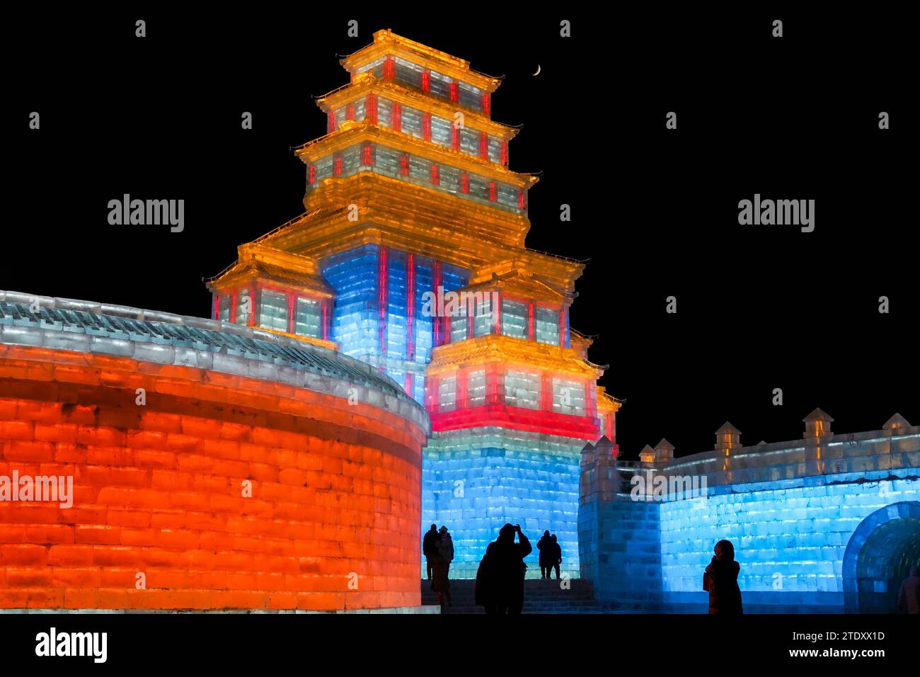 **CHINESE MAINLAND, HONG KONG, MACAU AND TAIWAN OUT** Tourists visit