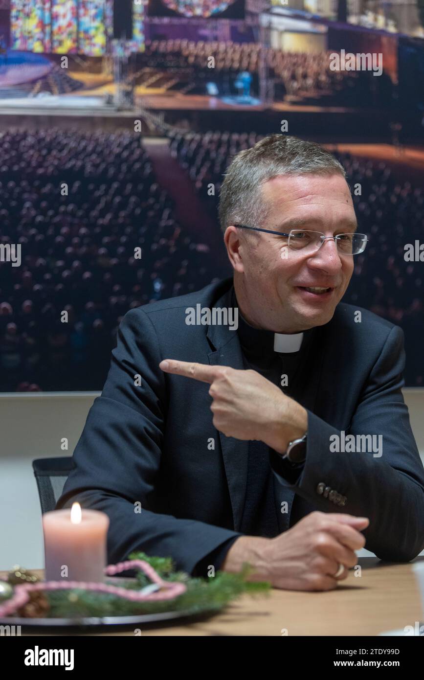 Fulda, Germany. 08th Dec, 2023. Michael Gerber of Fulda speaks