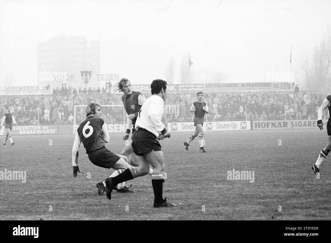 Haarlem - NAC, Football Haarlem, 22-11-1970, Whizgle News from the Past, Tailored for the Future. Explore historical narratives, Dutch The Netherlands agency image with a modern perspective, bridging the gap between yesterday's events and tomorrow's insights. A timeless journey shaping the stories that shape our future. Stock Photo