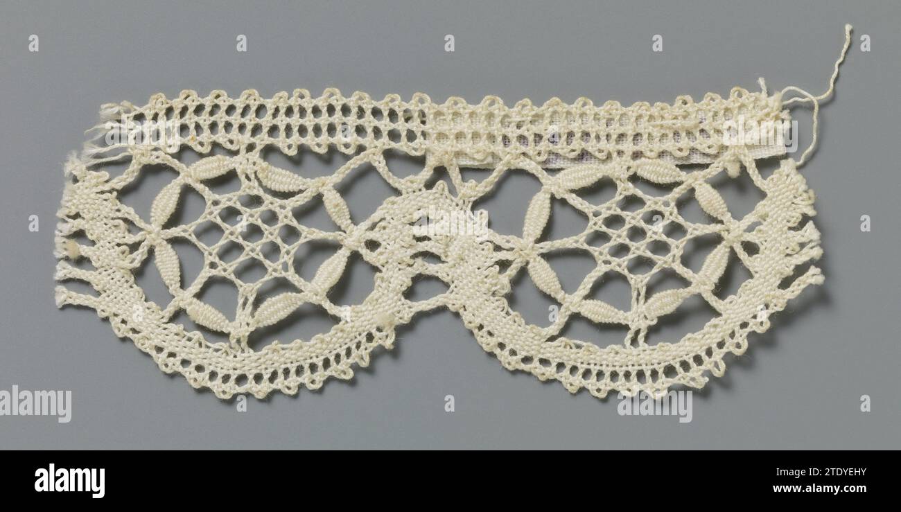 Strip bobbin with wheel in semicircular shell, anonymous, c. 1800 - c ...