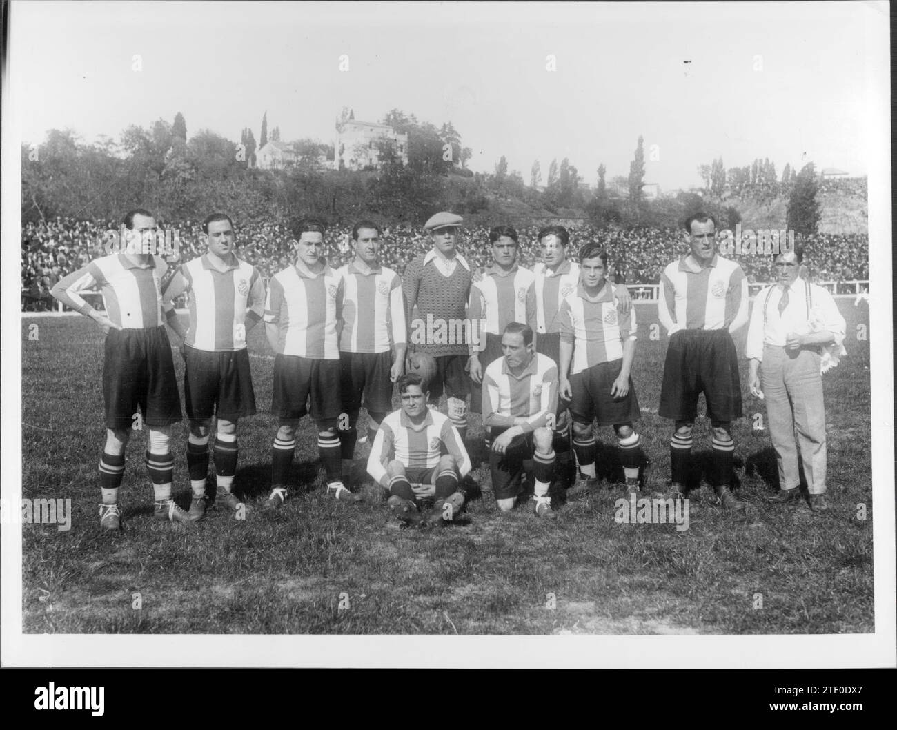 Spanish players from Barcelona CF in 1926. Credit Album / Archivo ABC Stock Photo Alamy