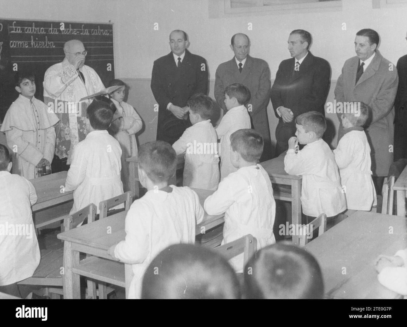 September 1962. "Gregorio Marañón" school group on the opening day of the course. Credit: Album / Archivo ABC / Teodoro Naranjo Domínguez Stock Photo