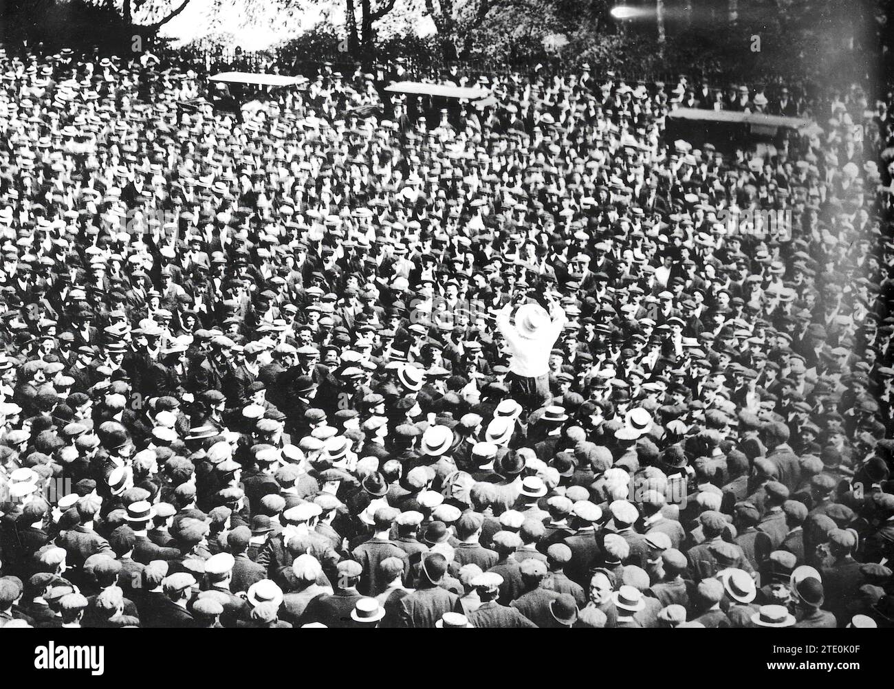 08/01/1911. Propaganda of the Strike movement. Monster rally at Dockers, Verified at Tower. Credit: Album / Archivo ABC / Harlingue Stock Photo