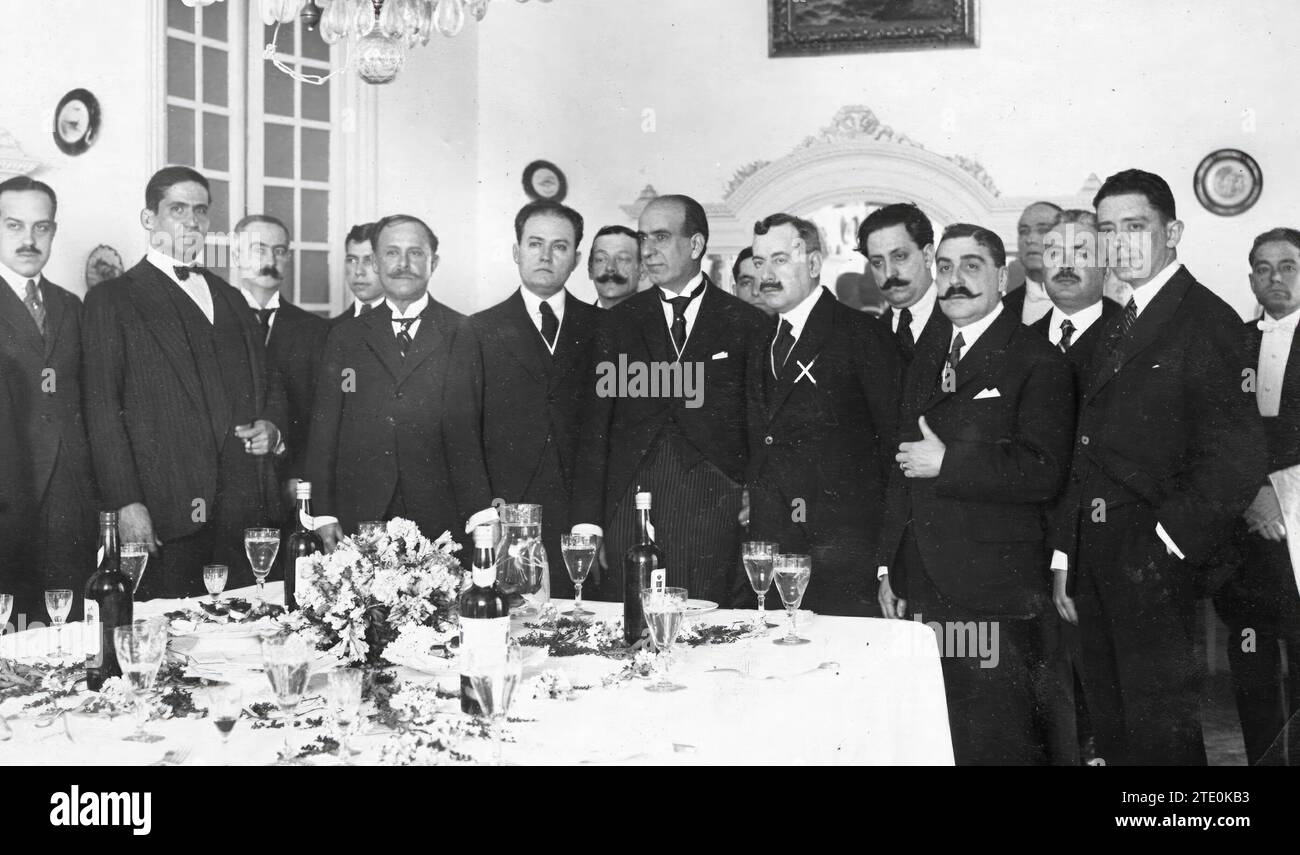 02/23/1919. Madrid. In the Cuban legation. The Minister, Mr. García Kolhy, with Some of the Attendees At the Reception Held Yesterday. Credit: Album / Archivo ABC / José Zegri Stock Photo
