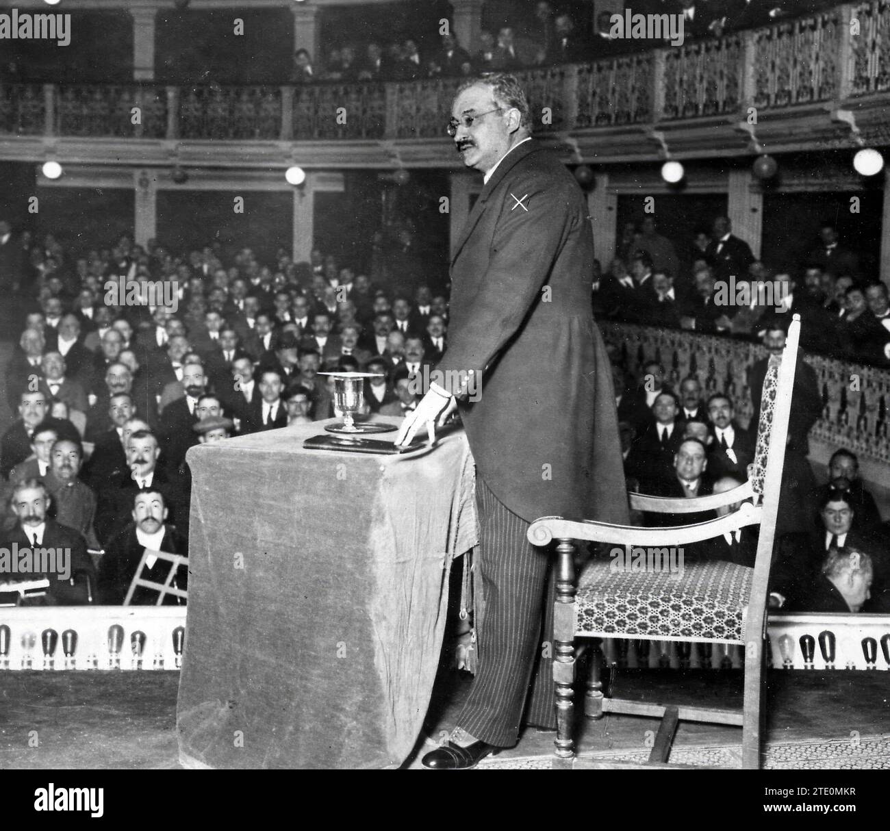 02/15/1919. Madrid. In the Spanish theater. Conference given yesterday by the Mayor, Mr. Garrido Juaristi (X), about the price of meat and the price of bread. Credit: Album / Archivo ABC / Ramón Alba Stock Photo