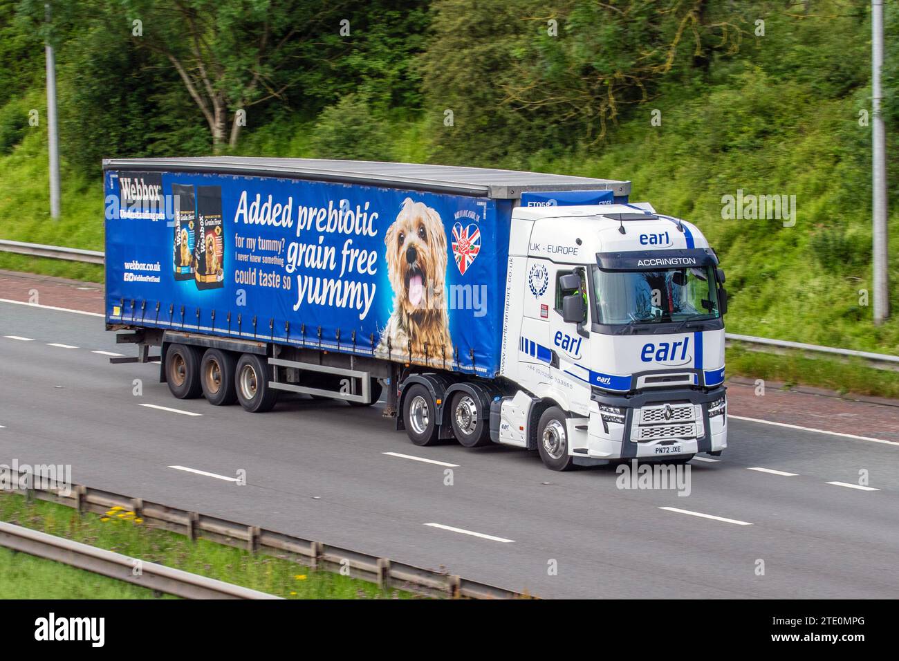 Earl Transport Ltd Accrington. Webbox Animal feed and distribution HGV haulage,  dog food, chomping chews & canine treats Stock Photo
