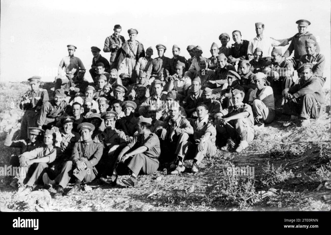 08/31/1937. Company of Carabineros, called 'la Modelo', which managed to build, at night, in the Jarama sector, a line of trenches fifty meters from the positions of the National Army, which caused the demoralization of its enemies. Credit: Album / Archivo ABC / Albero y Segovia Stock Photo