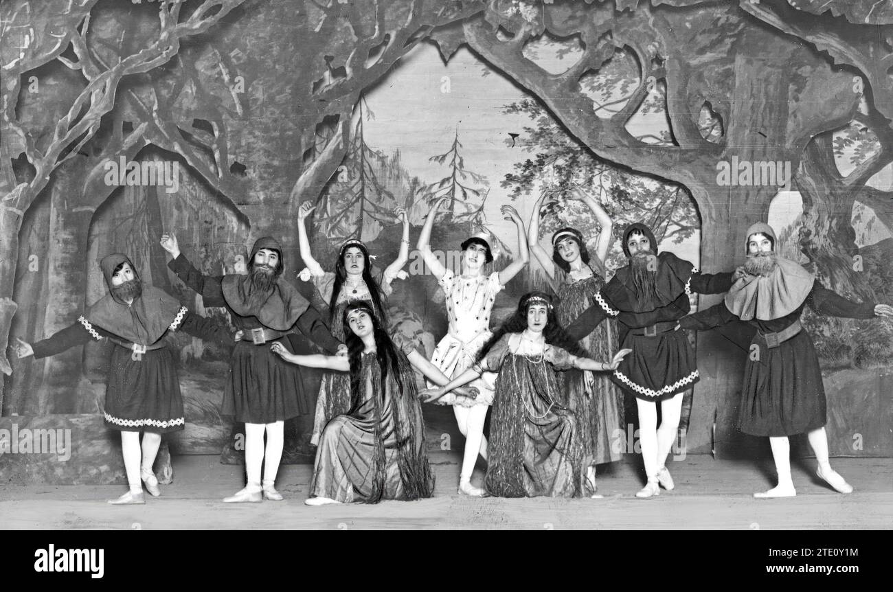 06/30/1915. Premiere at Magig-Park. A dance from the opera by maestro Anglada, Letral by the Malogrado poet Carlos Fernández Shaw, 'El Ray de Luna'. Credit: Album / Archivo ABC / Ramón Alba Stock Photo
