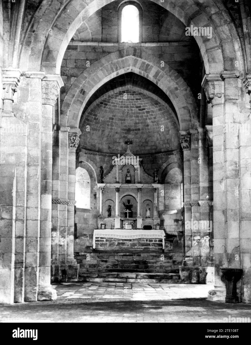 12/31/1968. Interior of the church of Cozuelos de Ojeda, Romanesque style (Palencia). Credit: Album / Archivo ABC / Marques De Santa María Del Villar Stock Photo