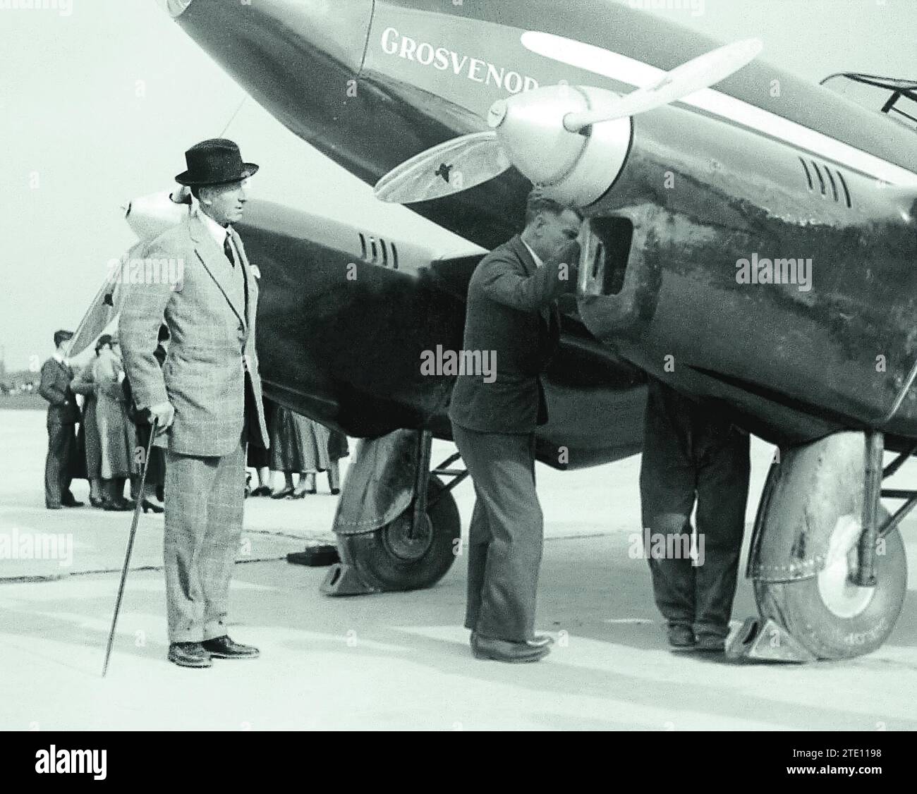 10/18/1934. Lord Londonderry visits Mildenhall airfield - inspecting the aircraft for the London-Melbourne flight. Credit: Album / Archivo ABC Stock Photo
