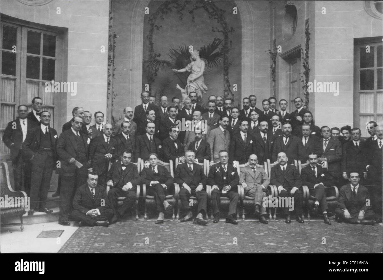 04/12/1919. Madrid. At the Ritz hotel. The distinguished actor Francisco Morano (X) with the attendees at the banquet given yesterday in his honor. Credit: Album / Archivo ABC / Julio Duque Stock Photo