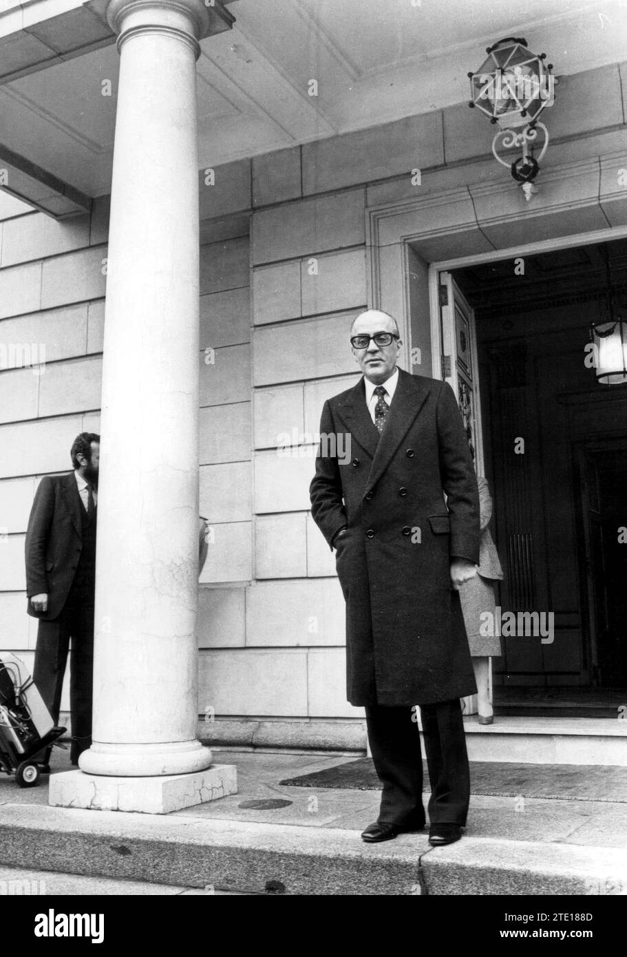 02/27/1981. Calvo Sotelo at the entrance to the Moncloa palace. Credit: Album / Archivo ABC / Luis Alonso Stock Photo