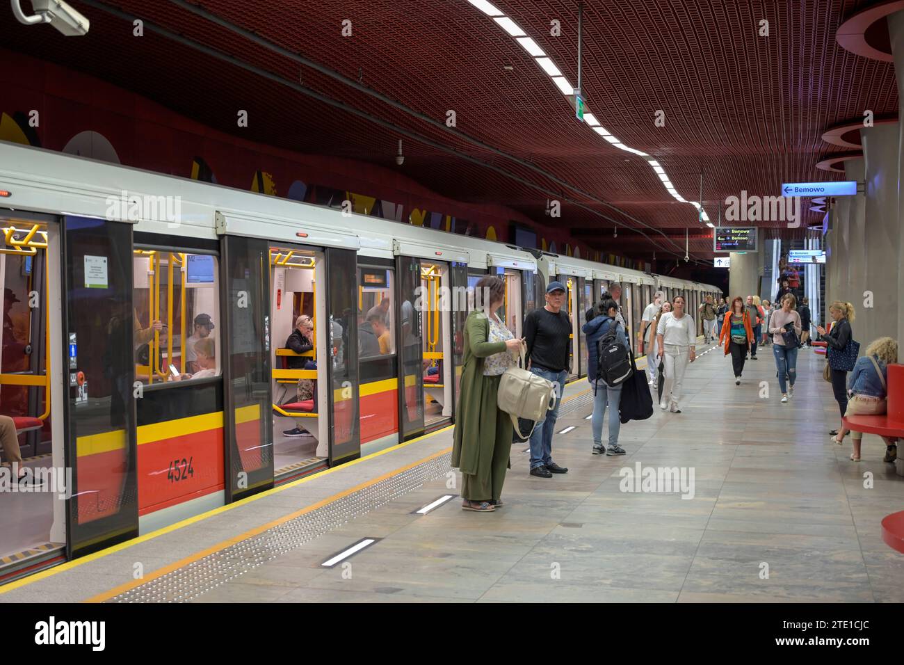 Ubahn station hi-res stock photography and images - Page 34 - Alamy