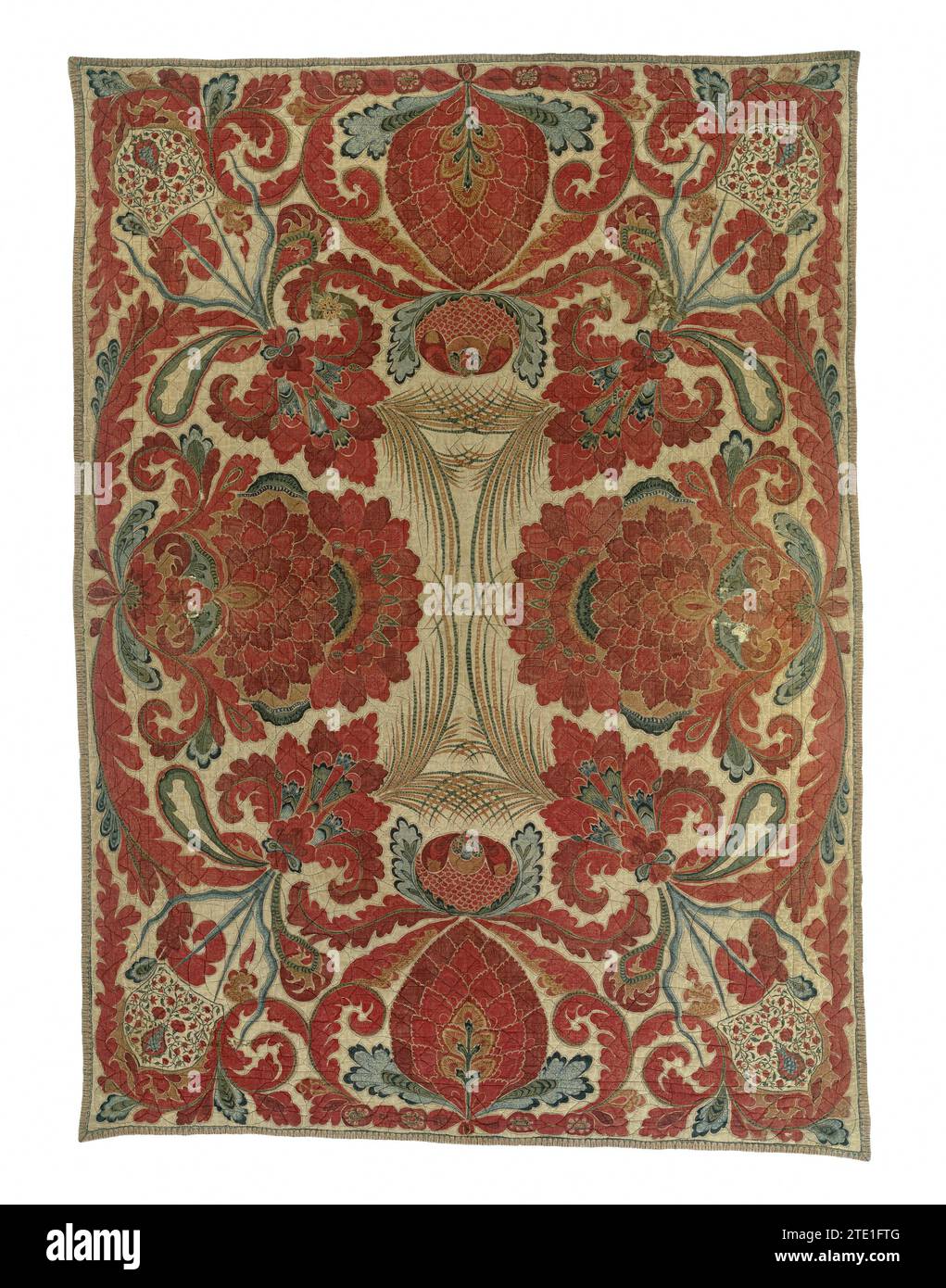 Blanket of sits, padded and lined with red cotton, c. 1700 - c. 1750 Blanket of sits. In the middle of the four sides, on a white stock, a large flower palm with red - two rush -hour and two fan -shaped - on a leaf rosette of blue and red volute libel, the red of which partly forms the edge, partly framed. In the corners, a smaller palm with the shape of a Fleur de Lys and Overhoeks placed, which hangs a coat of arms by means of a tied blue ribbon, which shows a flower vase on a white field with fine spiral vines, on which red carnations and pomegranates. The middle palms consist of scaly and Stock Photo