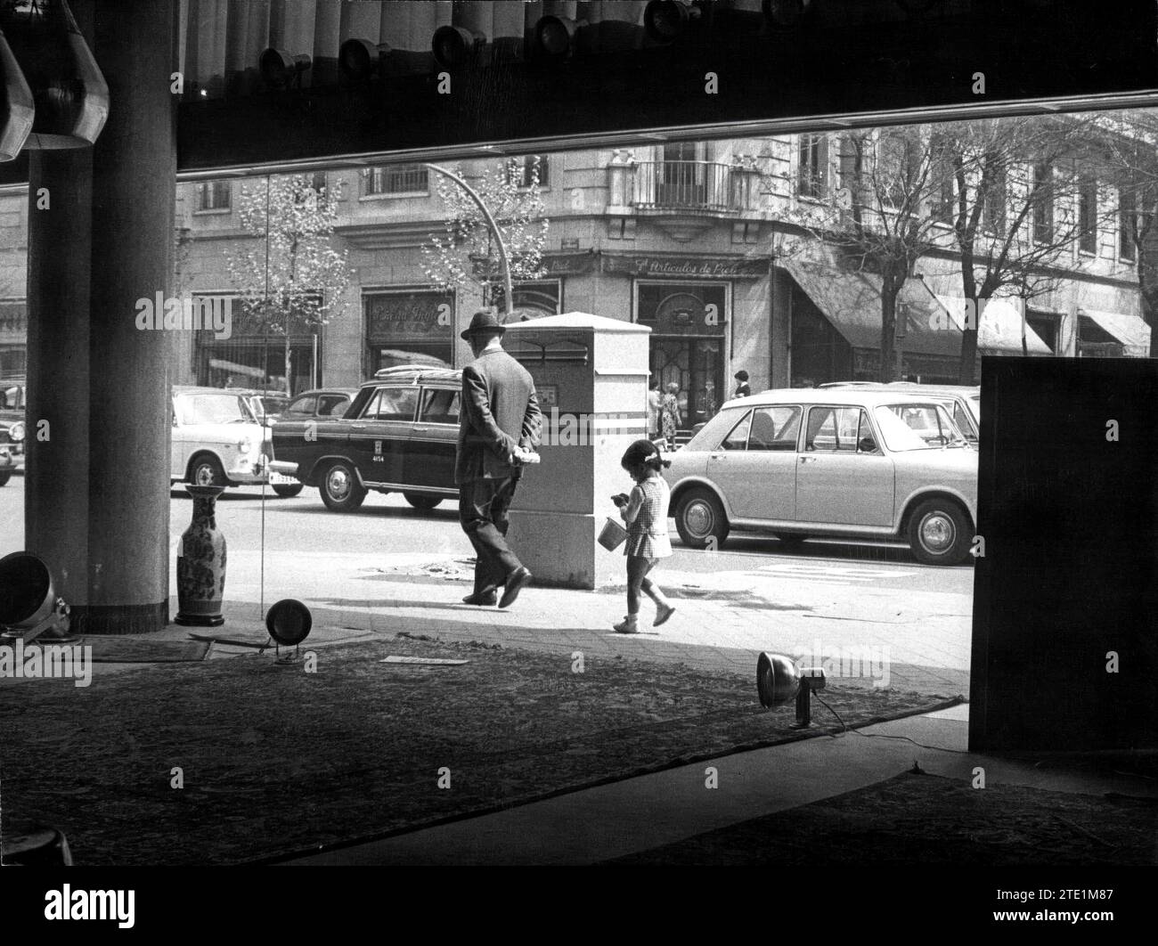 04/01/1970. Madrid, April 1979. Appearance of the intersection of Serrano and Villanueva streets from inside a store. Credit: Album / Archivo ABC / Teodoro Naranjo Domínguez Stock Photo
