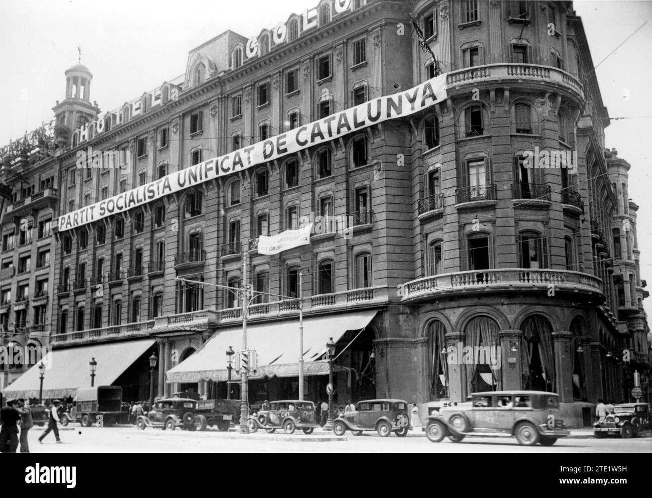 09/30/1936. The Colón Hotel building requisitioned by the Unified Socialist Party of Catalonia (Psuc). Credit: Album / Archivo ABC / Josep Brangulí Stock Photo