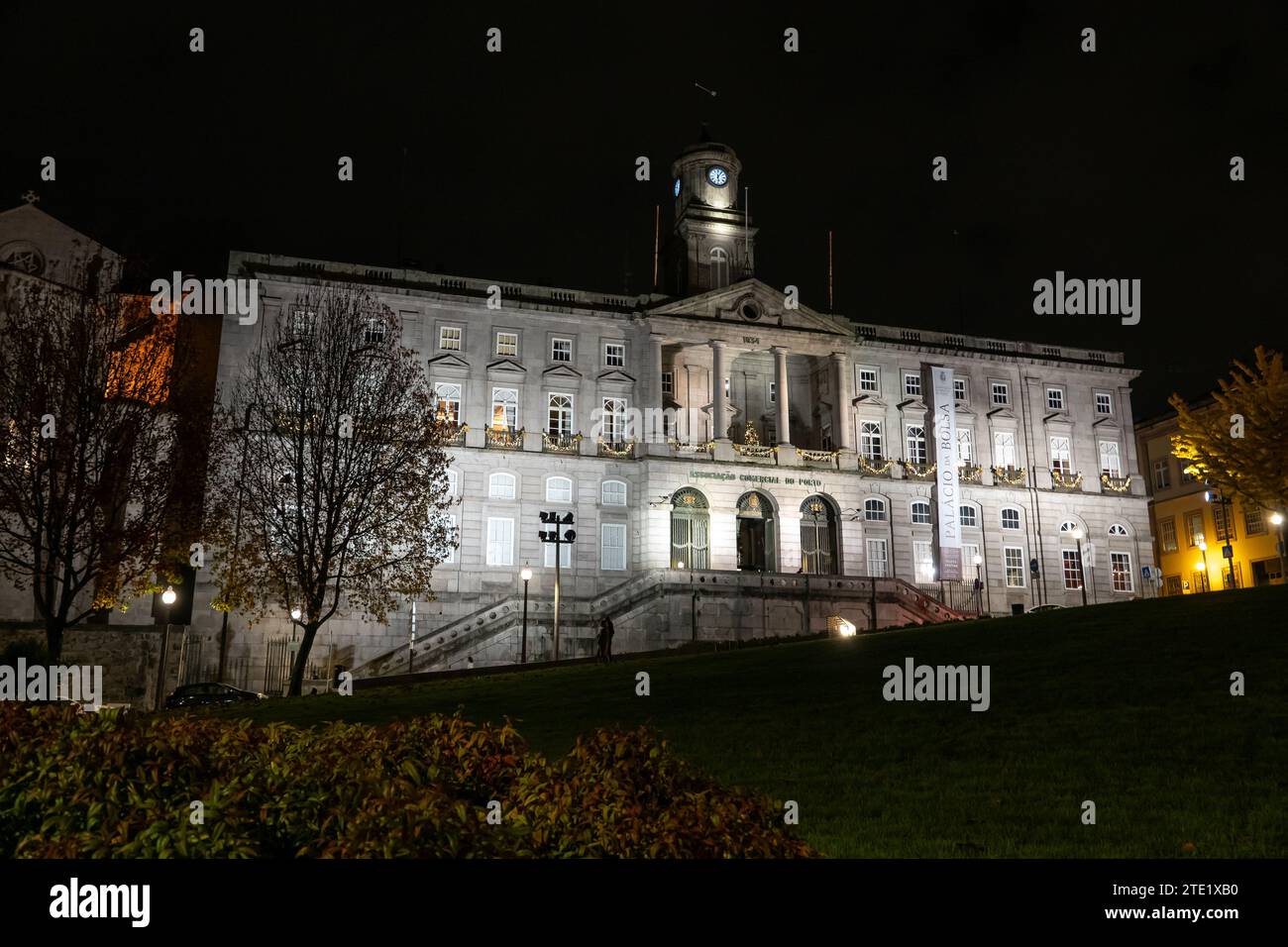 Beautiful night photo palace hi-res stock photography and images - Alamy