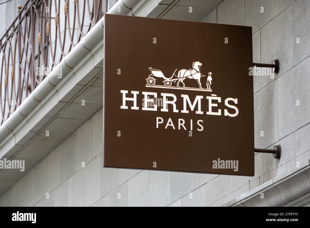 Hermes Of Paris  Luxury Goods Retail Store Exterior Logo Sign In San Francisco June 24, 2023 Stock Photo
