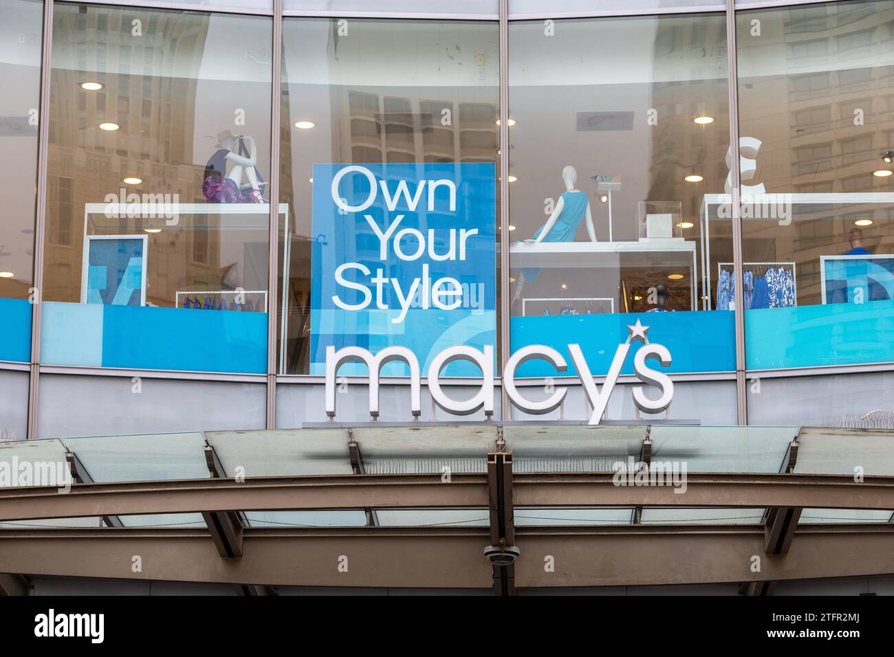 Macys logo hi-res stock photography and images - Alamy