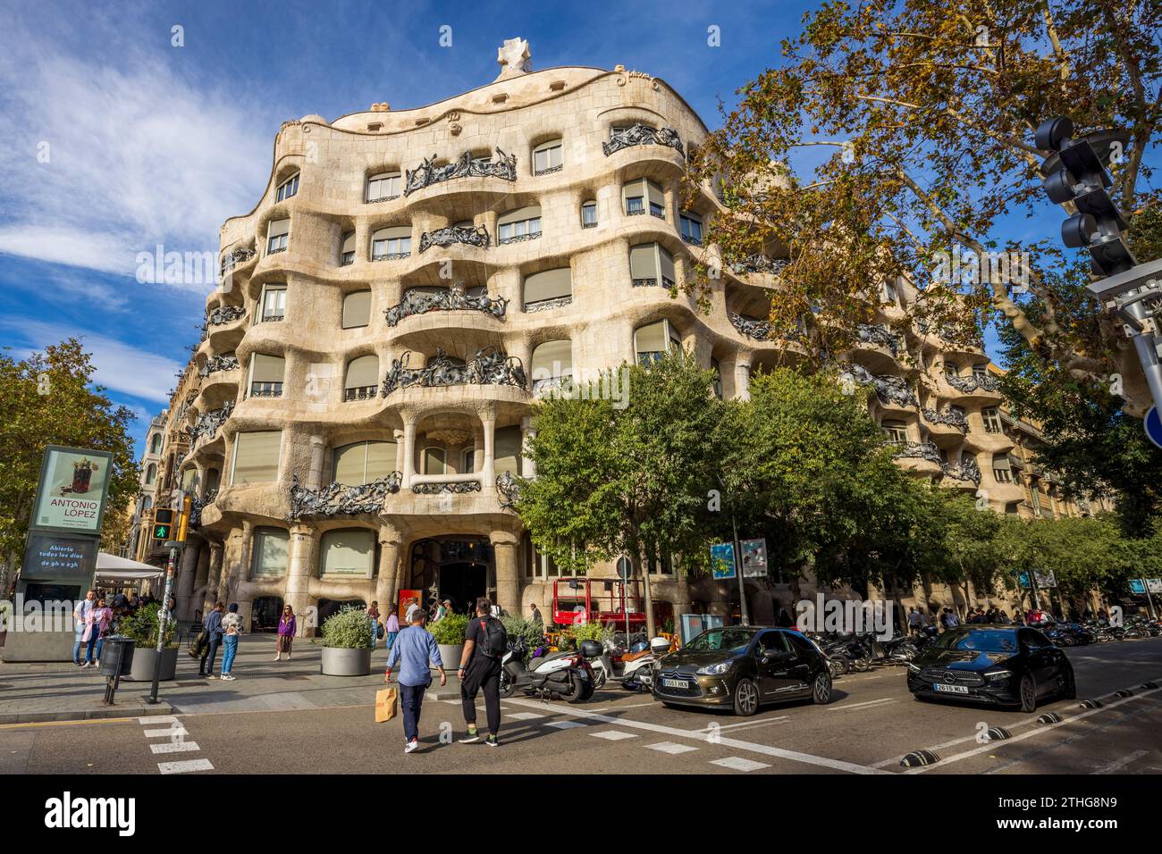 The Casa Mila Gaudi apartments in Barcelona, Spain Stock Photo - Alamy