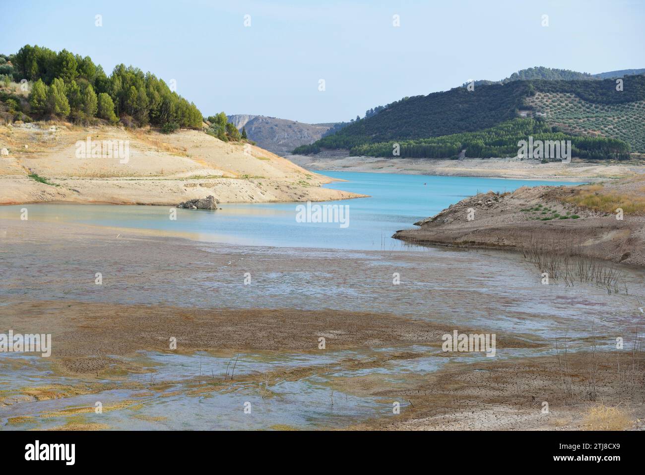 Colomera reservoir with very low water level due to drought. Benalúa de