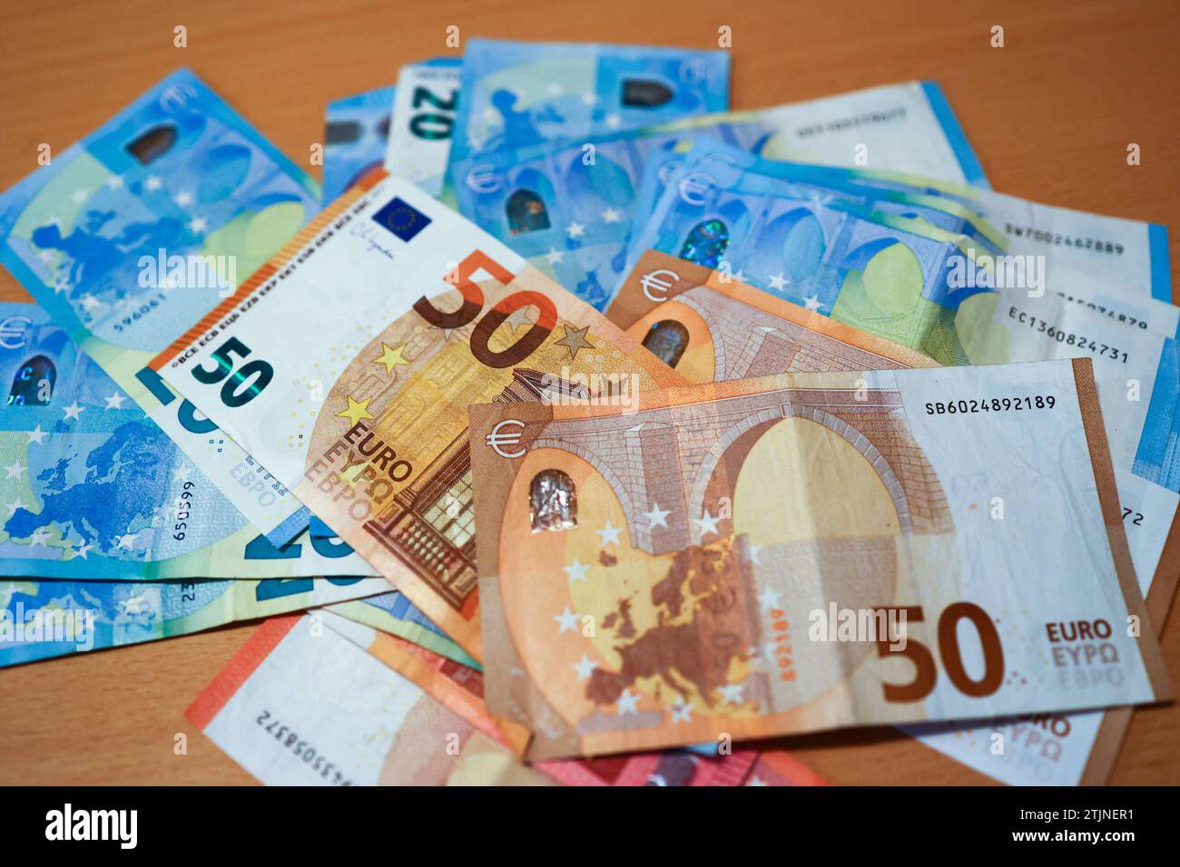Einen Haufen Gelscheine *** A pile of banknotes Copyright: xLobeca/RHx Stock Photo