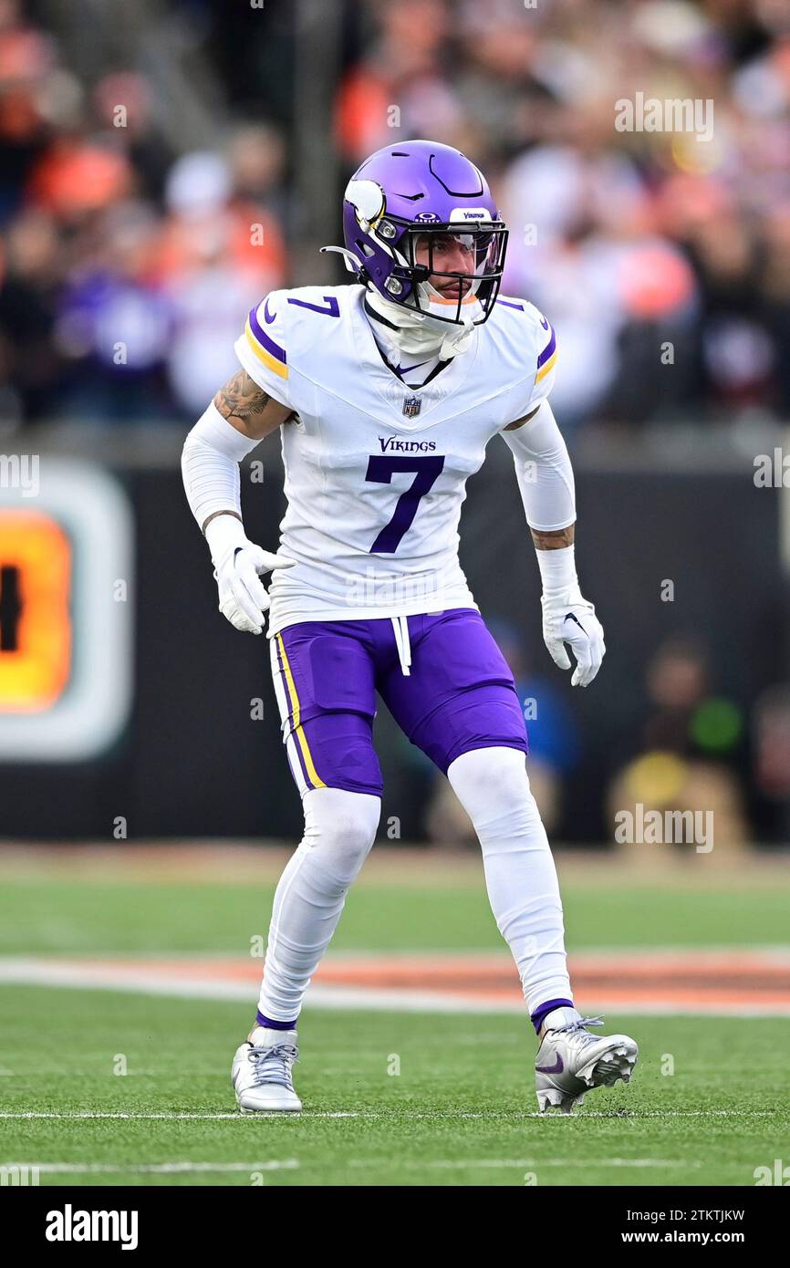 Minnesota Vikings Cornerback Byron Murphy Jr. (7) Lines Up For The Play ...