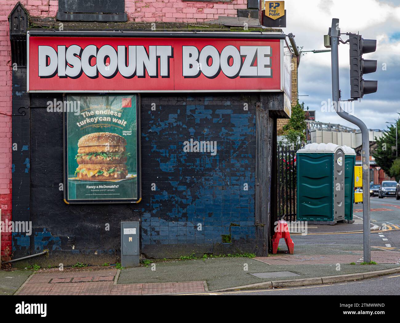 Off Licence Discount Booze , Liverpool , UK Stock Photo