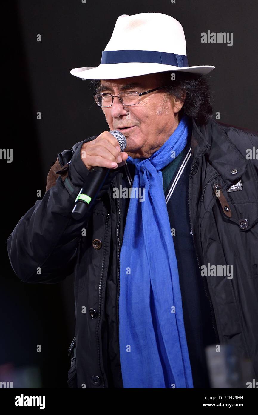 Venezia, Italien. 20th Dec, 2023. Al Bano together with the cast of the ...