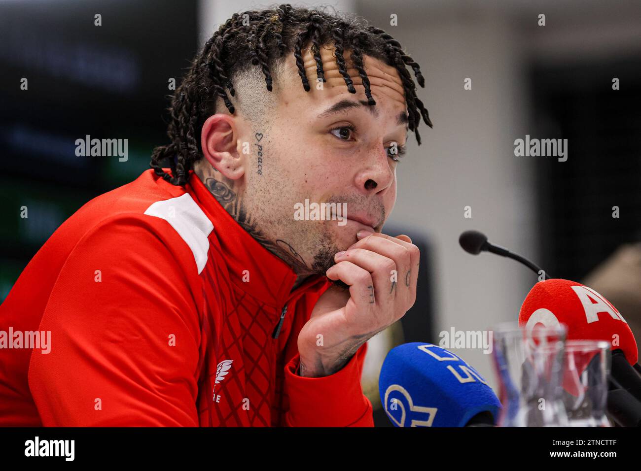 Post game interview hi res stock photography and images Alamy