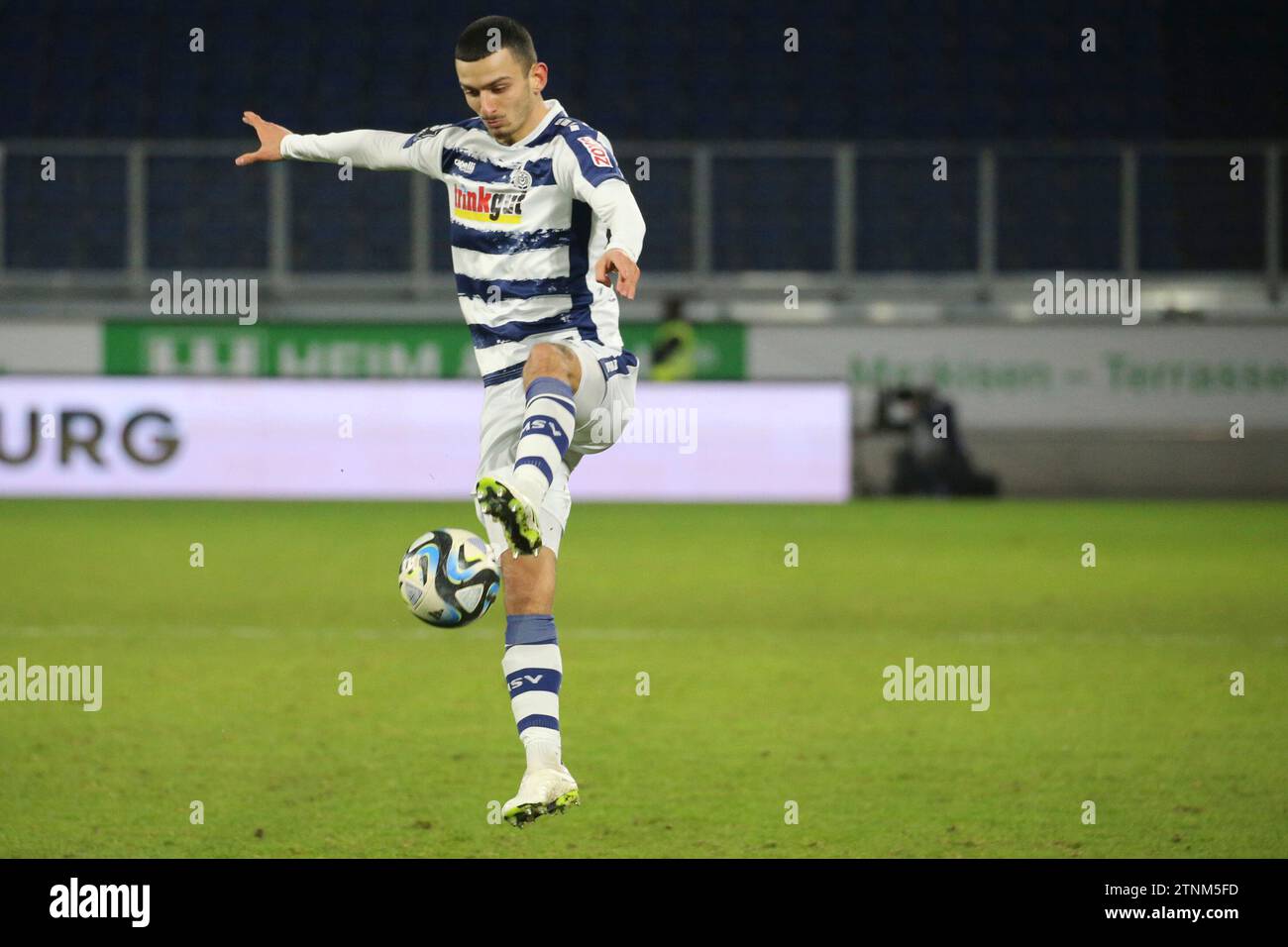 Duisburg, Deutschland. 20th Dec, 2023. Duisburg, Deutschland 20 ...