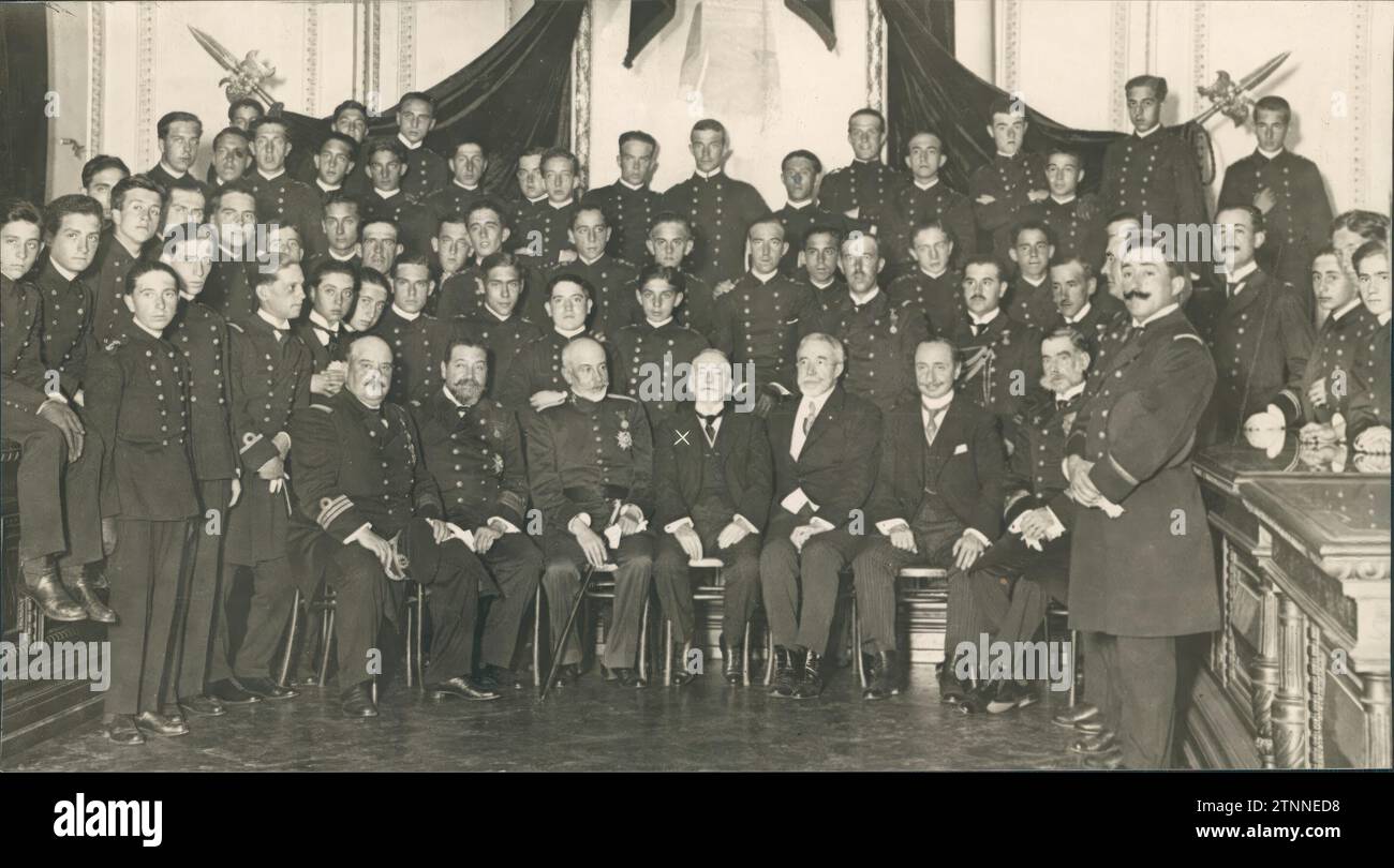 09/27/1919. Saint Sebastian. In the city Hall. The Minister of the Navy (X), with the Local Authorities, at the reception in honor of the Marine Guards of the 'Giralda'. Credit: Album / Archivo ABC / Julio Duque Stock Photo