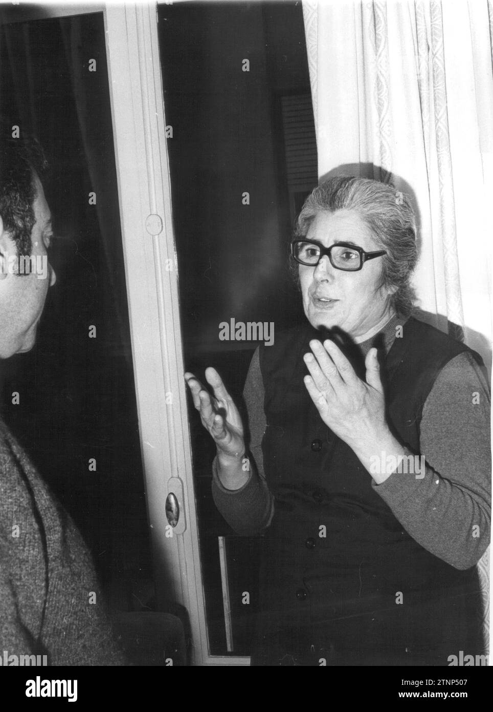 03/17/1972. Josefina Manresa, widow of Miguel Hernández, Interviewed by Tico Medina for Abc on the occasion of the 30th anniversary of the Poet's death. Credit: Album / Archivo ABC / Luis Alonso Stock Photo