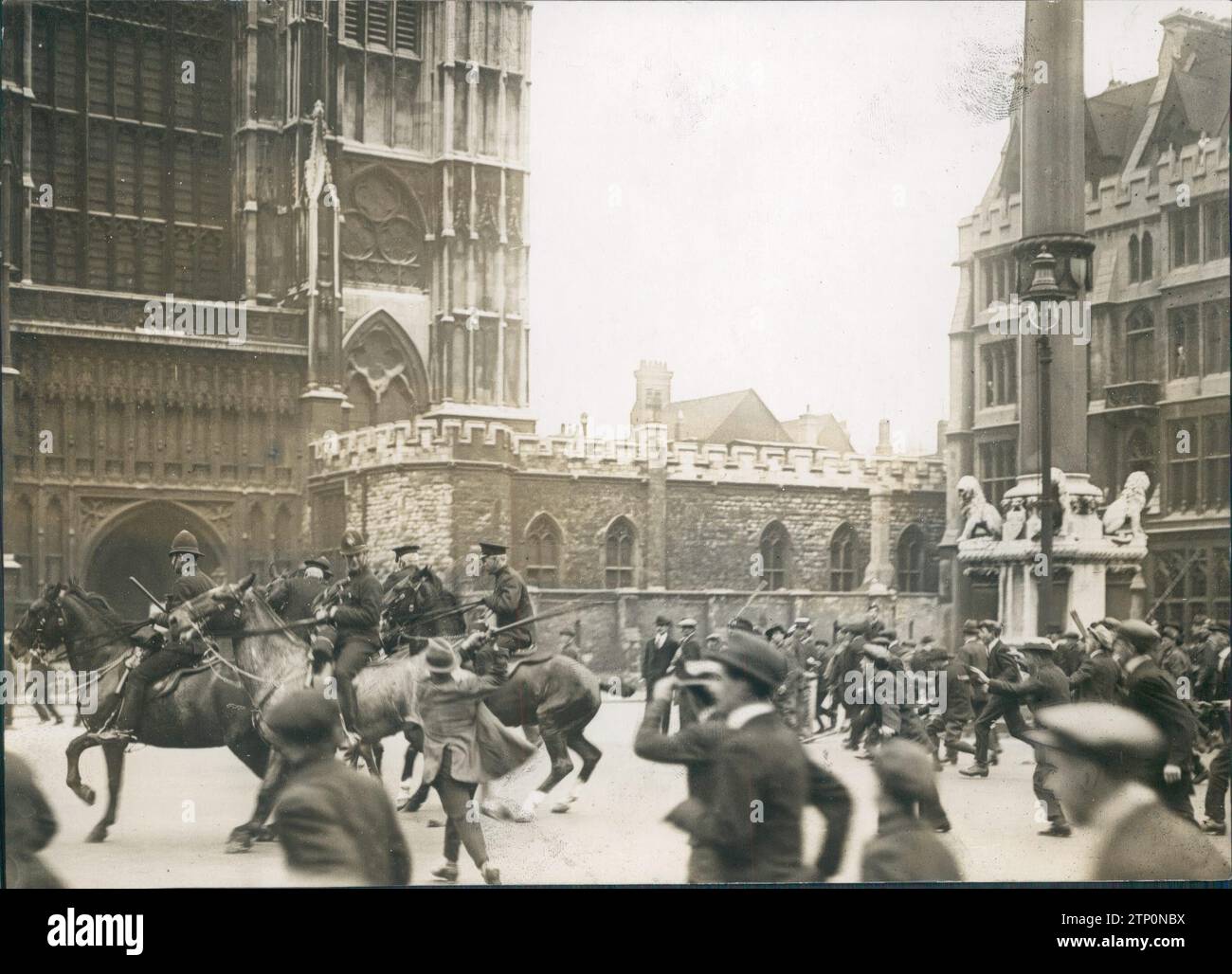 05/31/1919. Riots in London. A group of demobilized soldiers attacking mounted police forces in the vicinity of Westminster Abbey. Credit: Album / Archivo ABC / Charles Trampus Stock Photo
