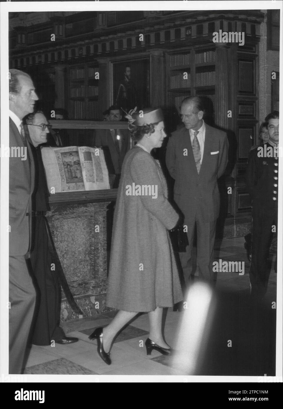 10/19/1988. Isabel II in Spain. In the Image, during his visit to the monastery of San Lorenzo de el Escorial. Credit: Album / Archivo ABC Stock Photo