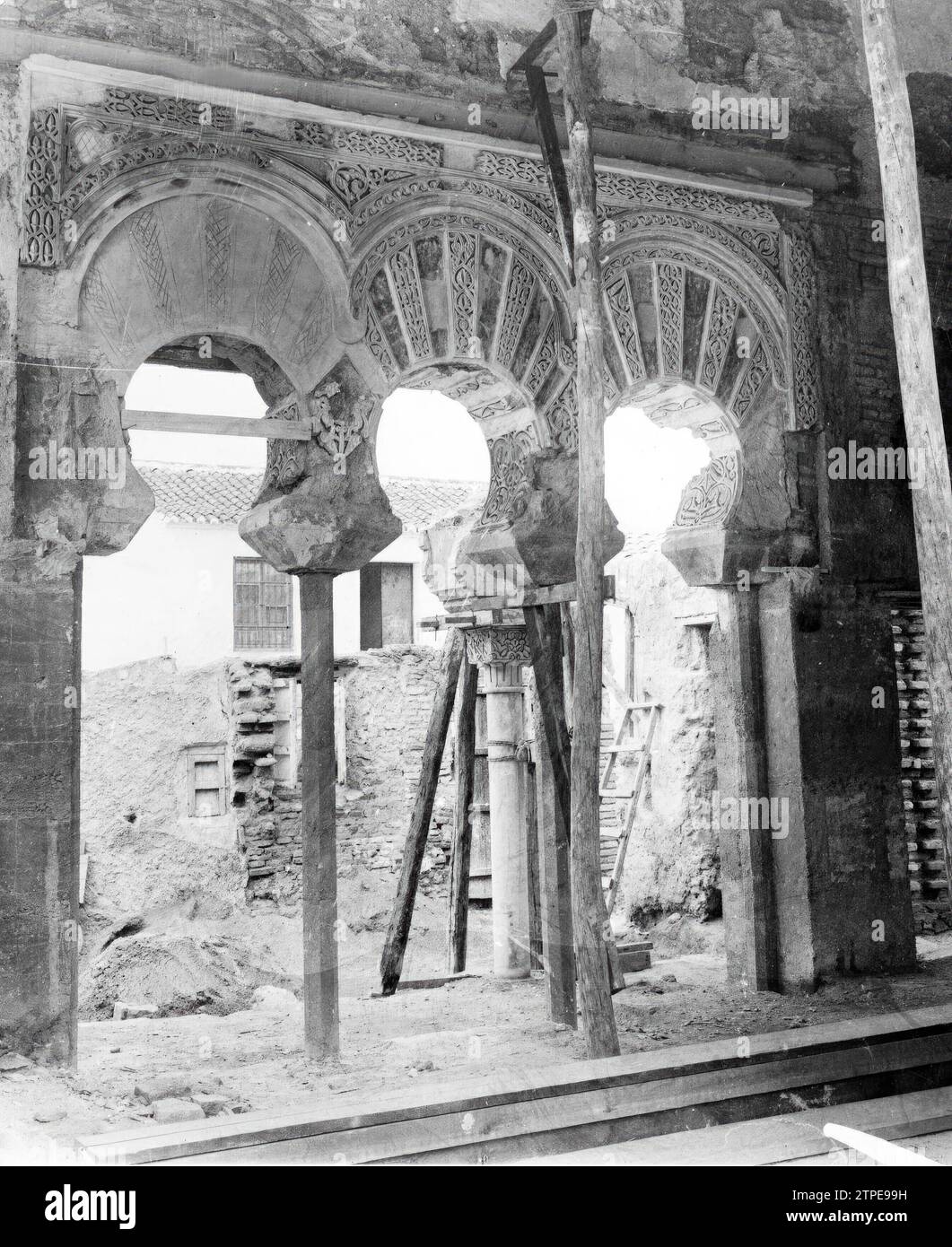 08/31/1935. Arches Discovered in the Malaga citadel, whose works the caliph will visit during his stay in the city, on the occasion of the festivities. Photo: Aguilera.-la alcazaba It is one of the most significant buildings in Malaga. It is a building from the Islamic period built on a small hill at the eastern end of the city. According to Arab Sources, it was built by Badis, King Ziri of Granada, between 1057 and 1063, although it is possible that an earlier building was erected in that same place. The work was carried out with ashlars of nummulite limestone, extracted from quarries close t Stock Photo