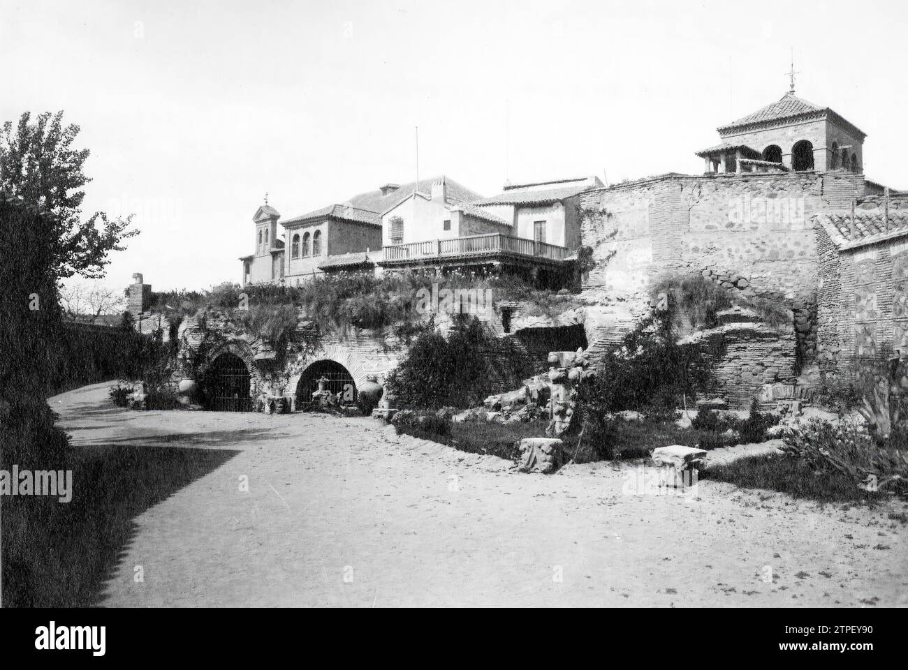01/01/1920. Underground Constructions of the house of the Jew Samuel Levi, treasurer of D. Pedro the Cruel (14th century), today the garden of the Greco house. Credit: Album / Archivo ABC / Rodríguez Stock Photo