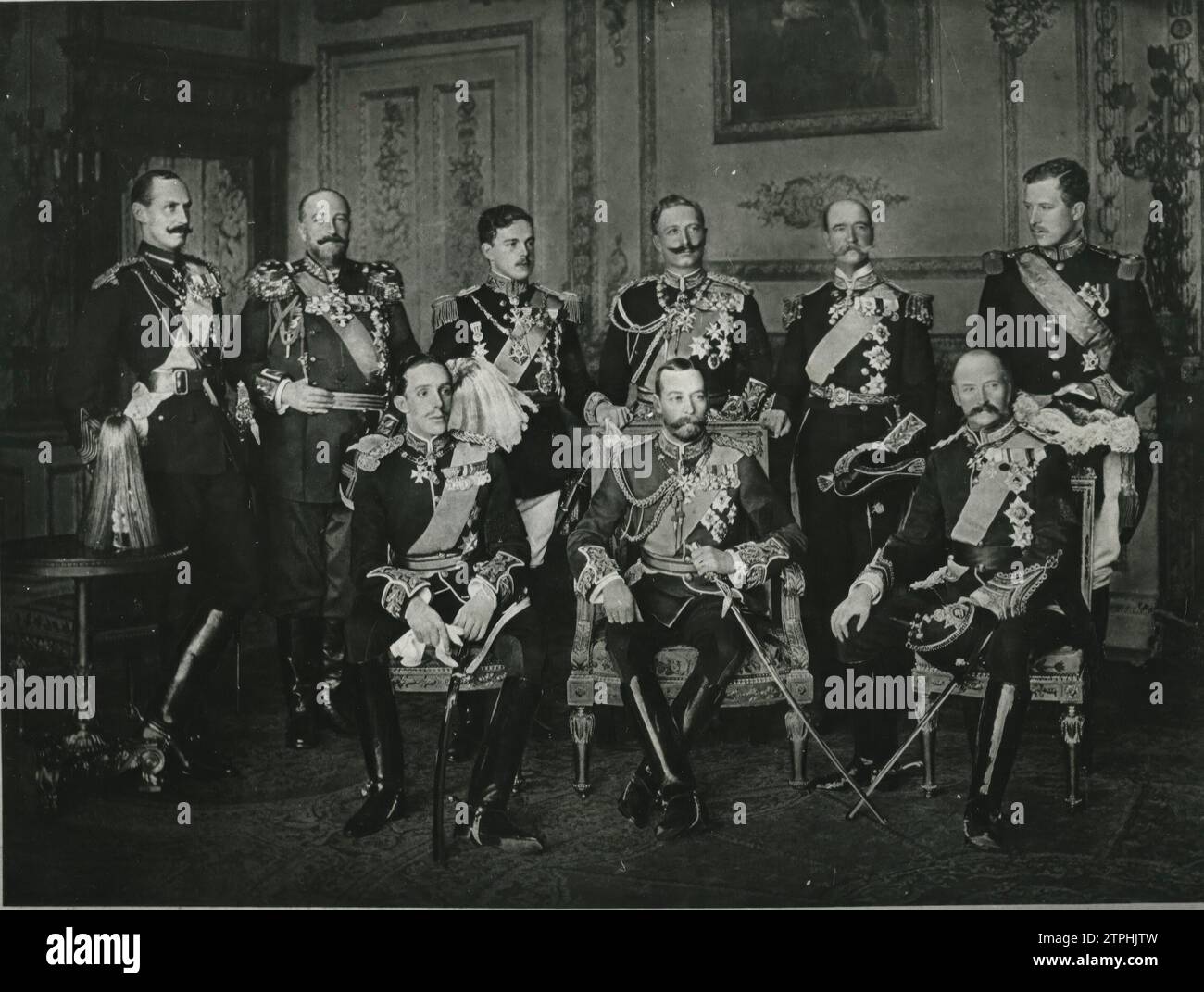 04/30/1910. At Buckingham Palace On the death of Edward VII. Seated, Alfonso Xiii, George V of England, and Frederick Viii of Denmark. Standing, Haakon VII of Norway, Ferdinand I of Bulgaria, Manuel Ii of Portugal, William Ii of Germany, George I of Greece and Albert I of Belgium. Credit: Album / Archivo ABC Stock Photo