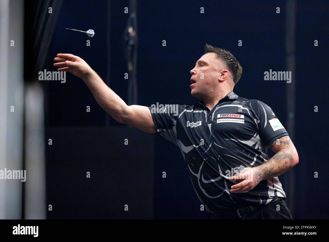 Dartspieler Gerwyn Price / The Iceman bei der World Darts Gala 2023 in