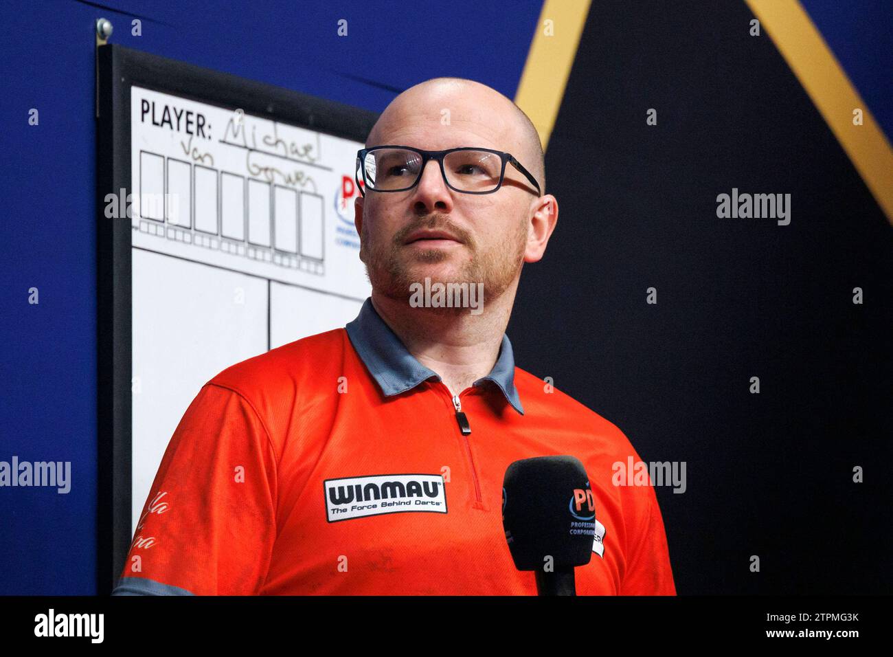 Dartspieler Mark Webster / Spider bei der World Darts Gala 2023 in der LanxessArena. Köln, 08.