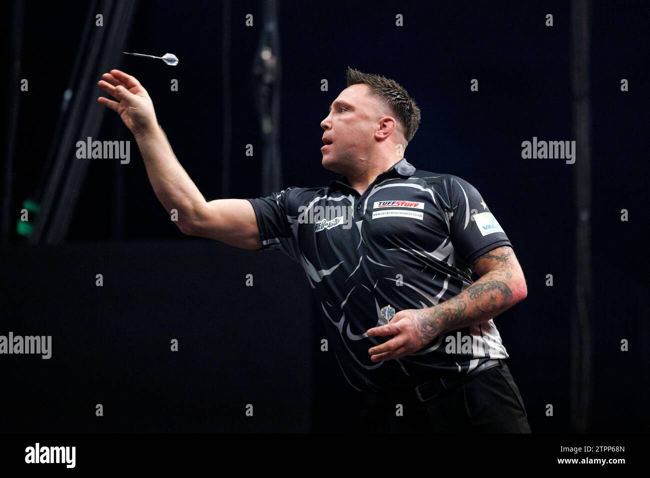 Dartspieler Gerwyn Price / The Iceman bei der World Darts Gala 2023 in
