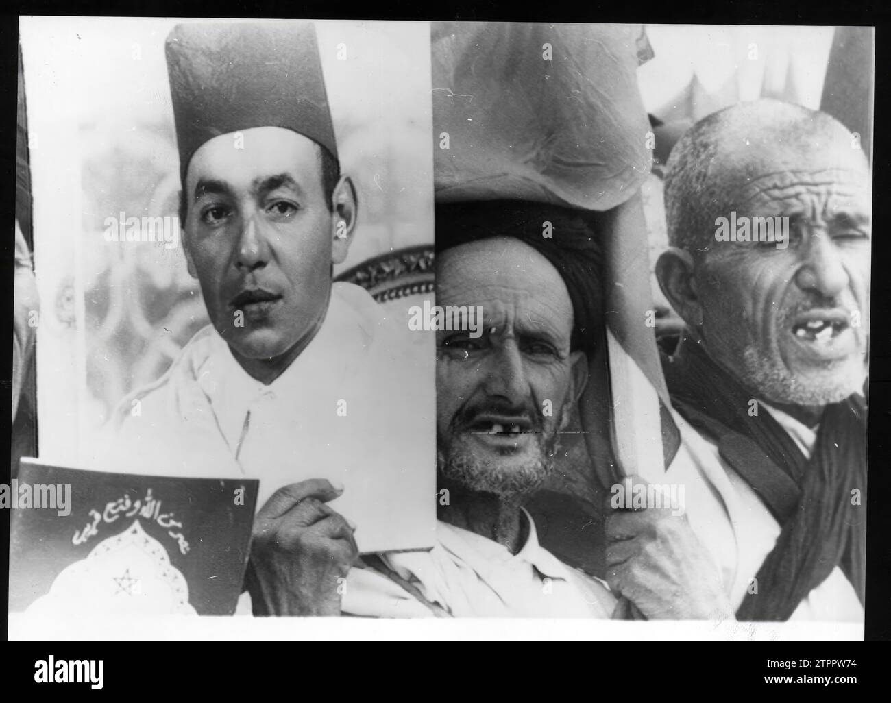 Moroccan protesters at the Green March in 1975. Credit: Album / Archivo ABC Stock Photo