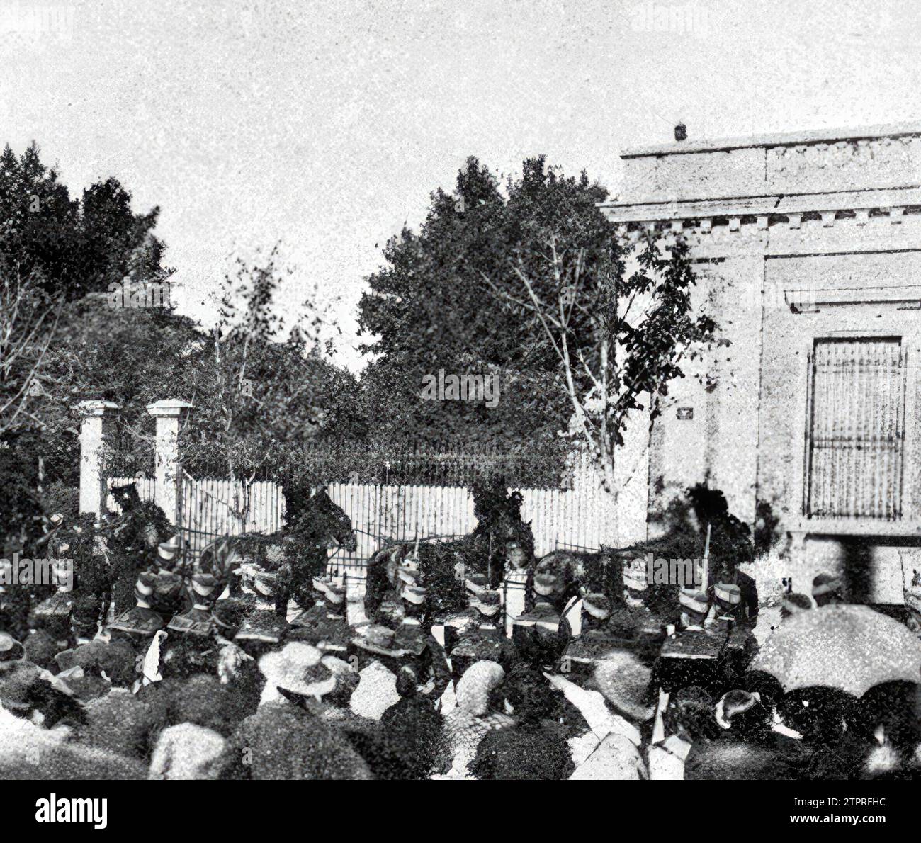 08/10/1897. Burial of Antonio Cánovas del Castillo. The delegation arrives at 'La Huerta', the politician's Madrid residence. Credit: Album / Archivo ABC Stock Photo