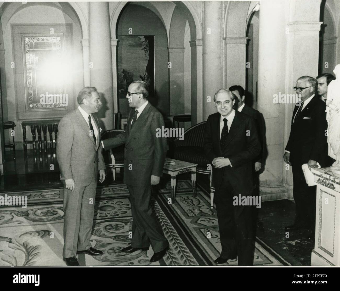 MADRID, 4/10/1981.- The president of the government, Leopoldo Calvo Sotelo, receives the Secretary of States of the United States, General Alexander Haig, accompanied by the Minister of Foreign Affairs, José Pedro Pérez Llorca. Credit: Album / Archivo ABC Stock Photo